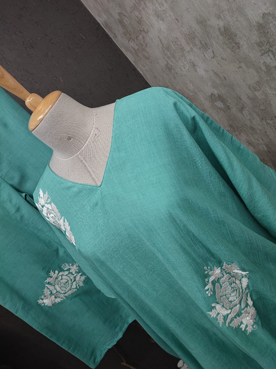 Hand Embroidered Indo Western Coord Set